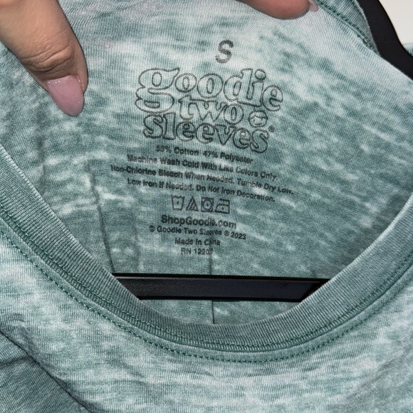 Goodie Two Sleeves -Womens Washed Green Cactus Short Sleeve Cropped Tee size S - Picture 3 of 7